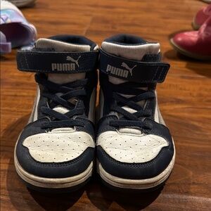 Kids High-top Puma Velcro Sneakers